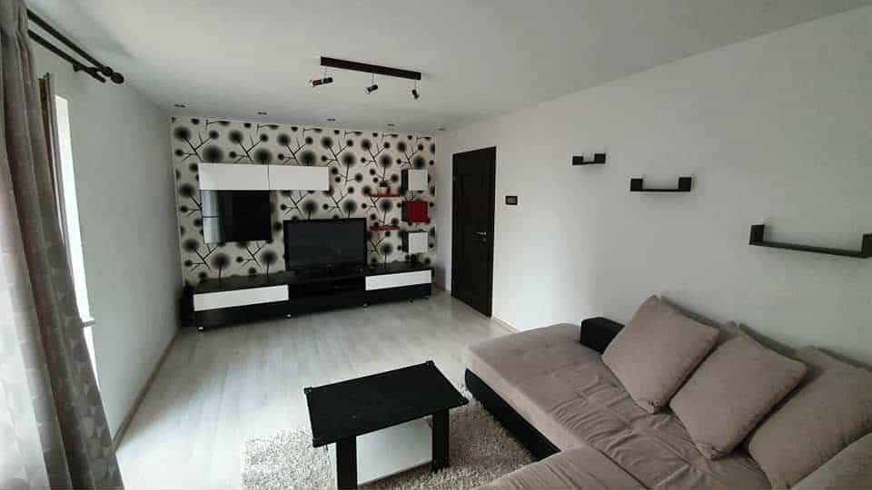 Vand apartament 2 camere - Decomandat - zona Lebada