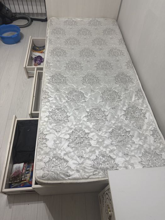 Одно местная кровать