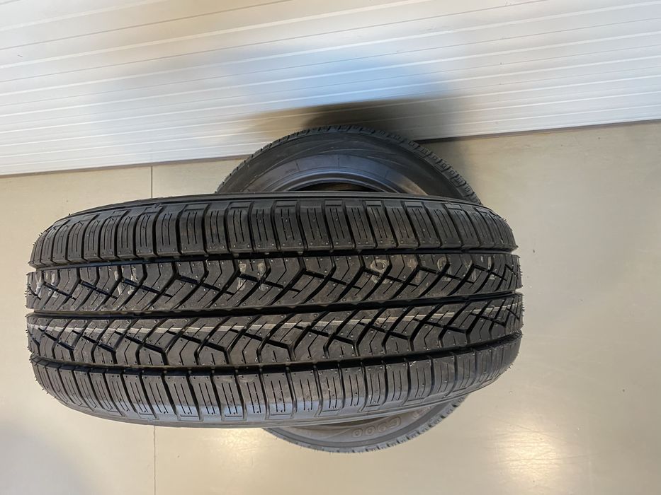 3бр чисто нови Летни гуми 215/55/17/Yokohama Geolander G009