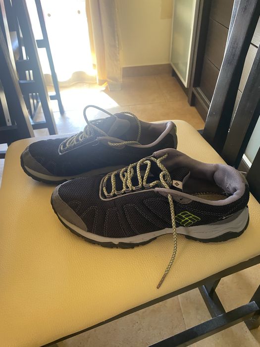 Vind adidasi columbia marimea 42