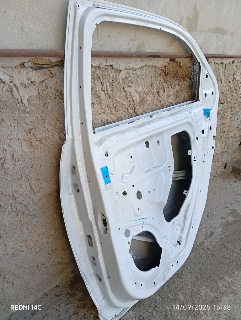 Cobalt eshik 2024-yil radnoy orqa oʻng taraf