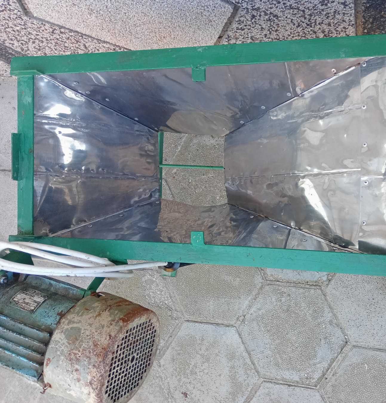 Гроздомелачка роначка