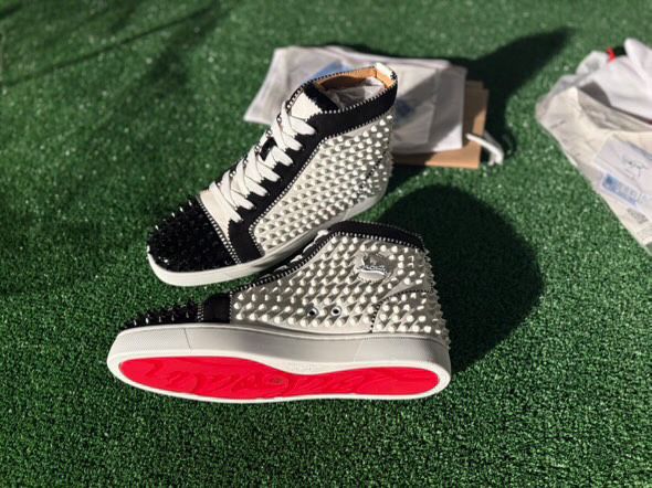 louboutin originali( saculet , card, plasa)