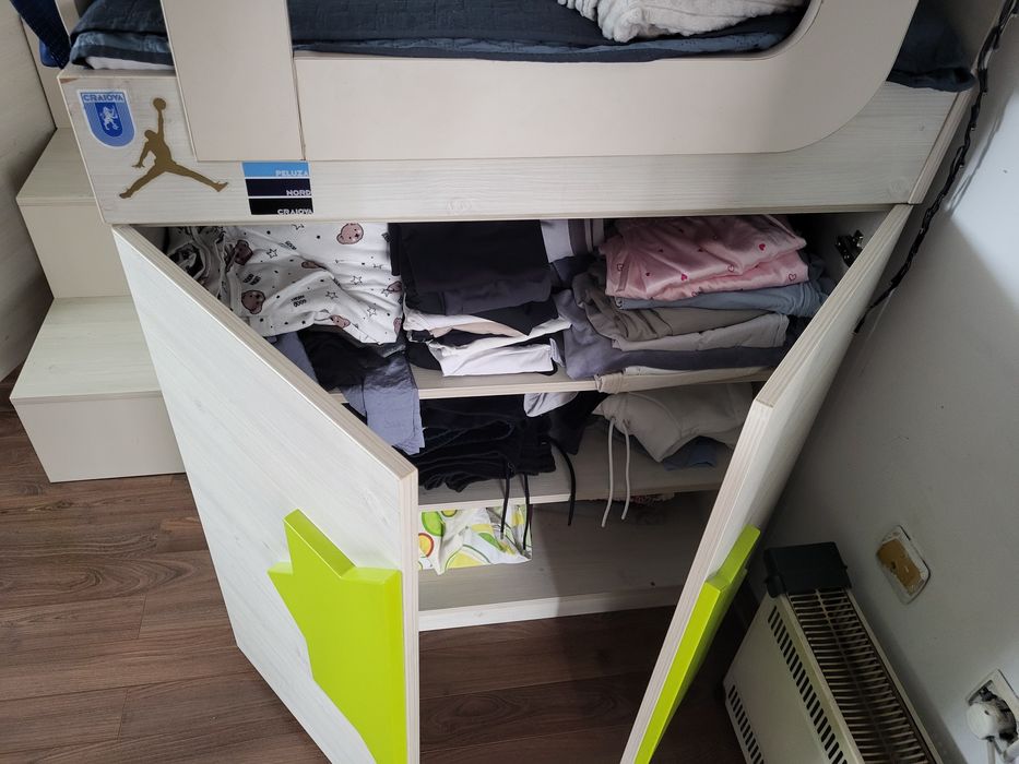 Mobilier dormitor cu doua paturi de o persoană