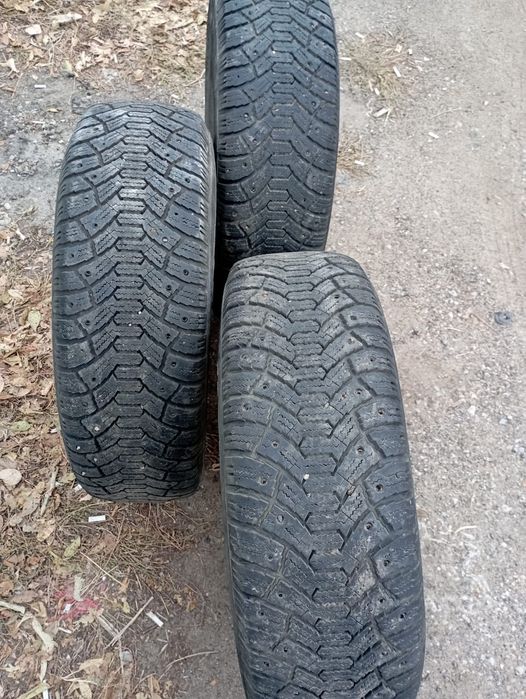Продам шины б/у.