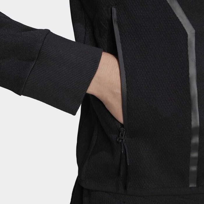 Дамска горница * ADIDAS  X JAMES BOND 007 * EU40