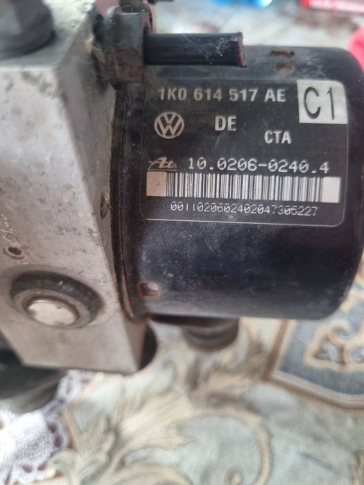 Vând pompă ABS VW golf5 ,touran, skoda