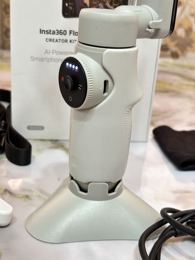Insta 360 Flow Creator Kit + допы Стедикам для смартфона  Стабилизатор