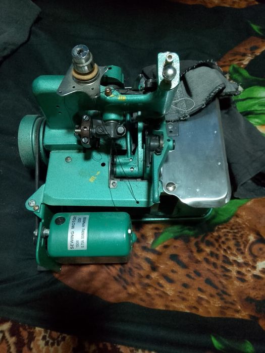 Продам швейную прямострочную машинку и оверлок