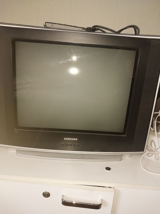 Продам телевизор Самсунг