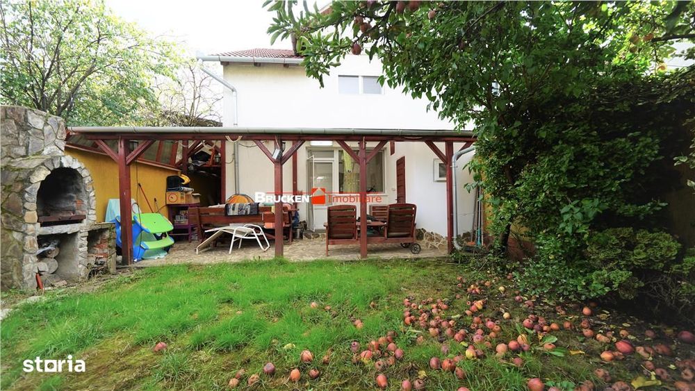 Duplex In Cartierul Oncea Cu Parcare Si Curte