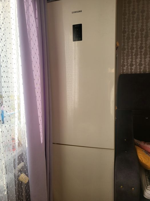 В отличном состоянии холодильник
