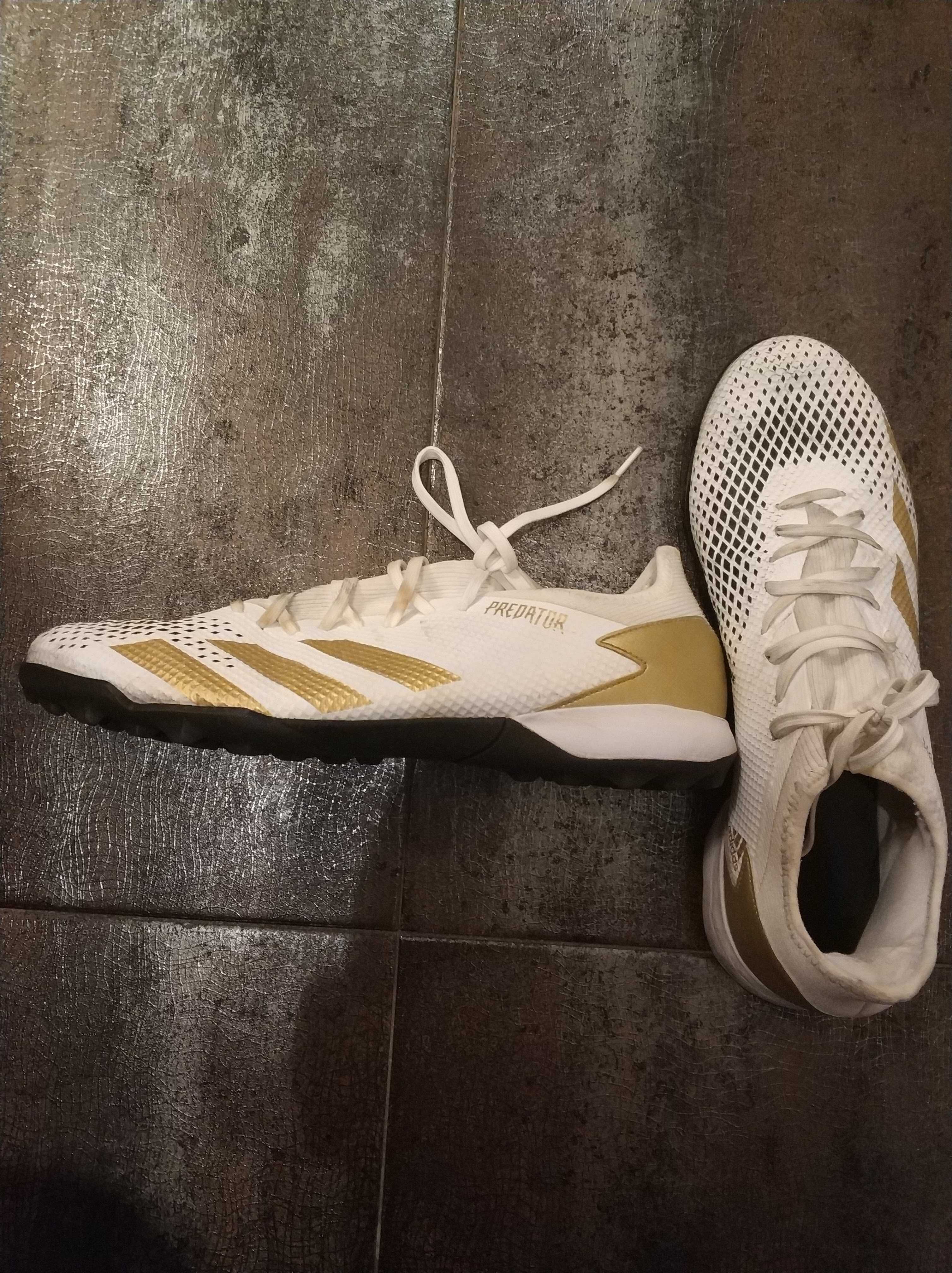 Стоножки / Футболни обувки / Футбол /  Адидас/Adidas Predator