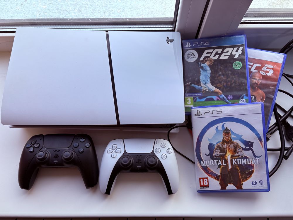 Продам Ps 5 с дисками оригинал
