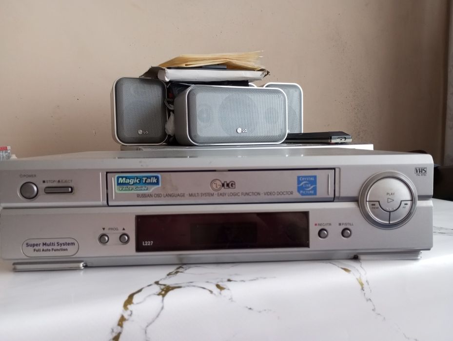 Музыкальный центр, компьютер с монитором