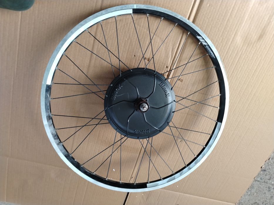 Roata de bicicleta cu motor electric 48v