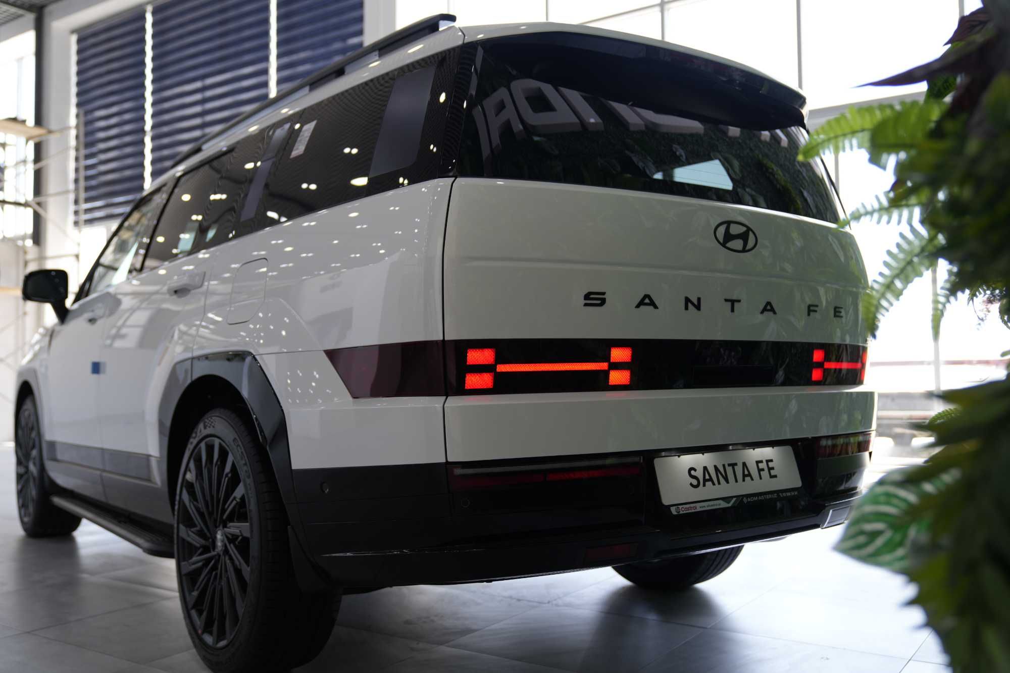 Hyundai Santa Fe 2025 FOIZSIZ RASSROCHKA