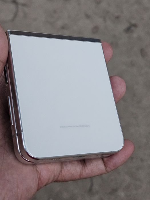 Samsung flip 5  5G 8/256gb 5G