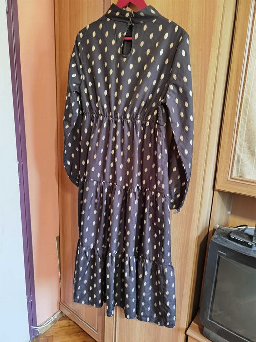 Дълга стилна рокля с дълъг ръкав