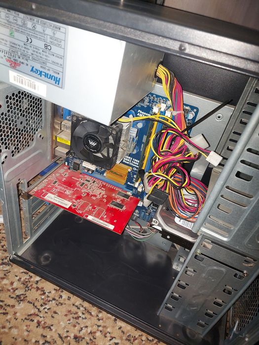 Системный блок с монитором