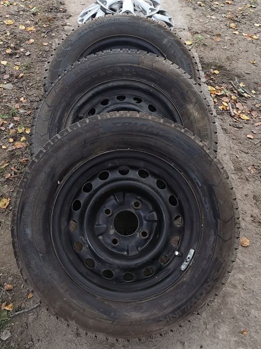 Почти новые шины с дисками