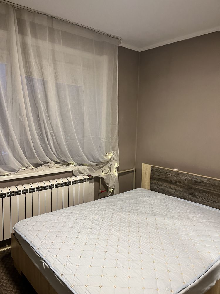 Кровать с матрасом 160/200