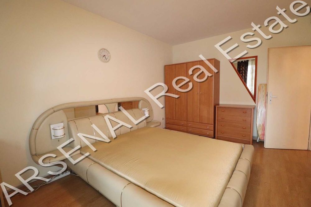 Дава се под наем Тристаен апартамент в София, Център - 120 кв.м за 650 € - Снимка #3