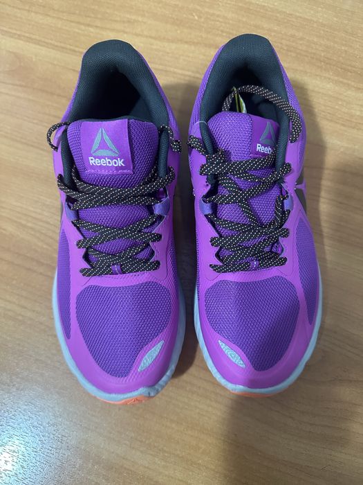 Продам кроссовки Reebok