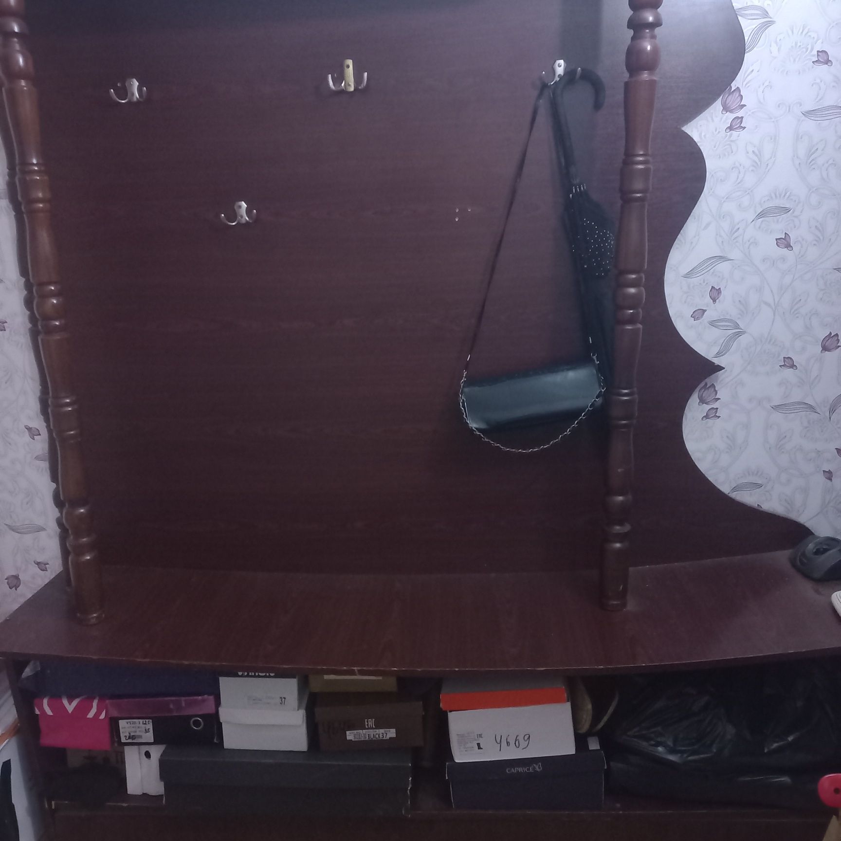 Бесплатно прихожую б/у
