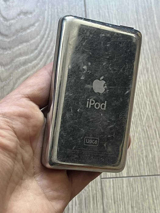 Ipod classic 6th gen 120GB HDD fara baduri,testat,perfect functional