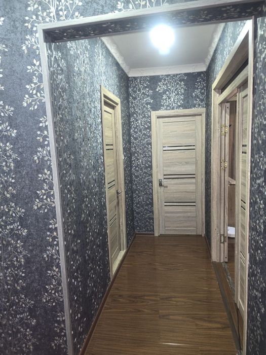 Продается на Юнусабаде 19, 2/1/5 квартира ,переделанная в 3х комнатную