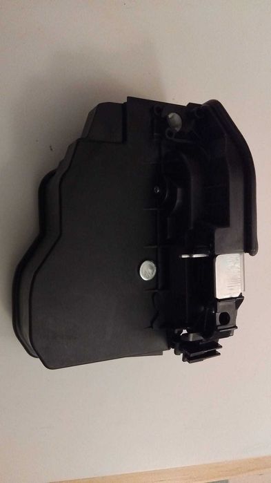 Broasca usa incuietoare stanga fata BMW