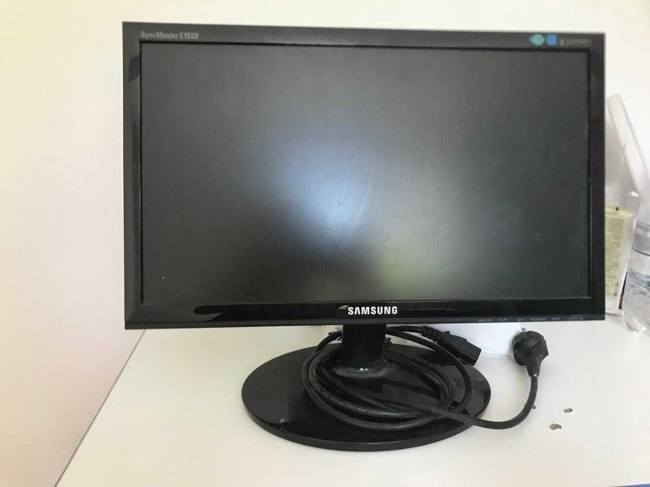 Монитор SAMSUNG б/у