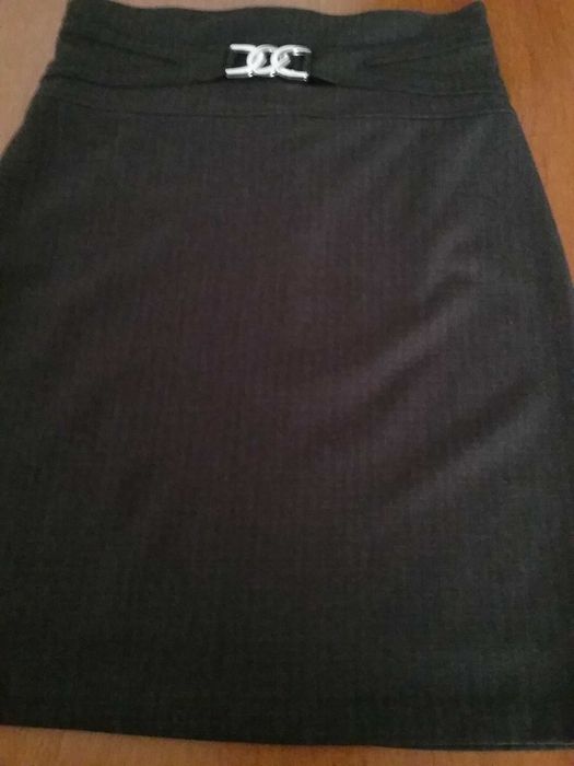 Fusta gri inchis de dama, marimea 42