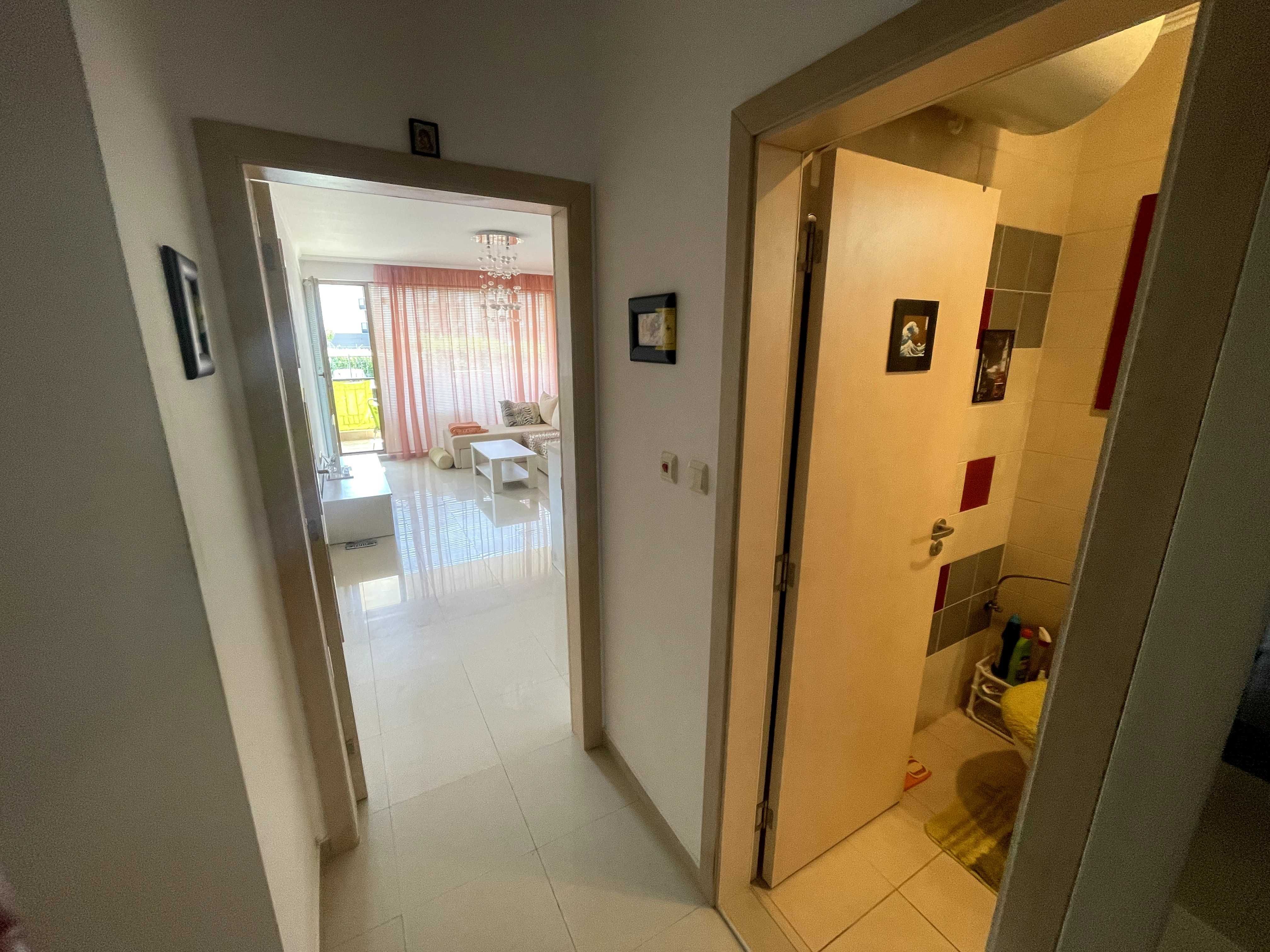 Прекрасен 2 стаен апартамент, 50м. от морето, без такса
