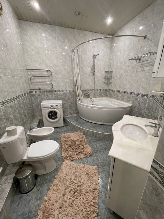 Аренда 3 комнатная 140кв.м Садыка Азимова