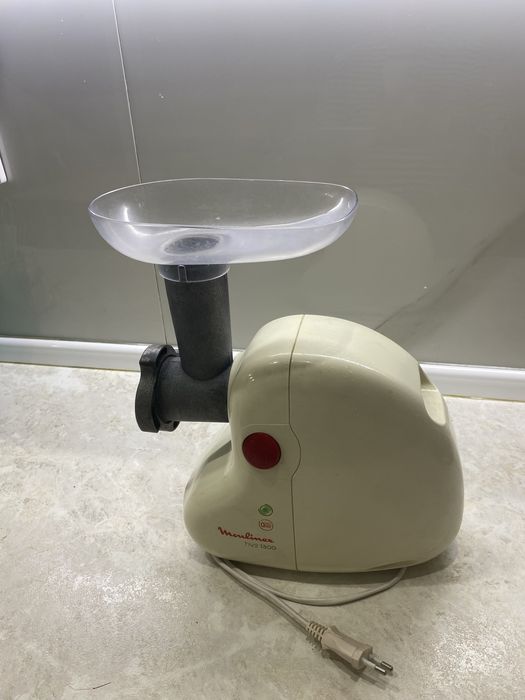 Электрическая мясорубка.