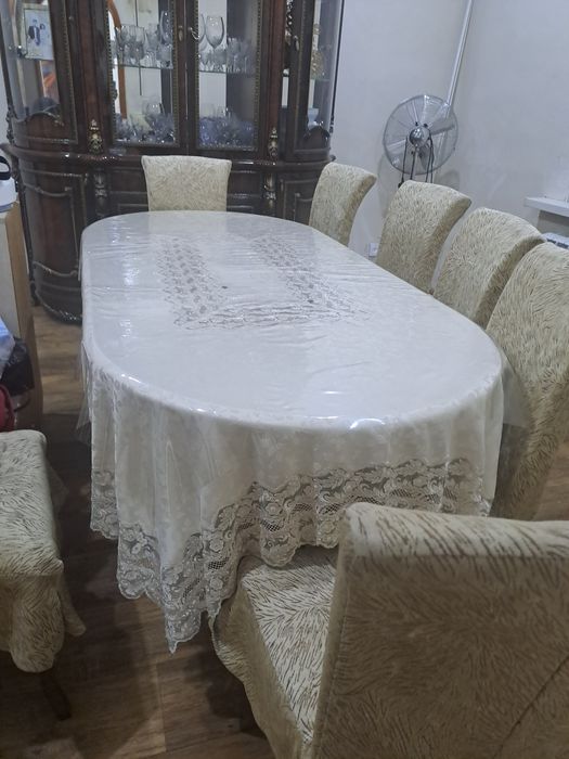 Продам обеденный стол со стульями