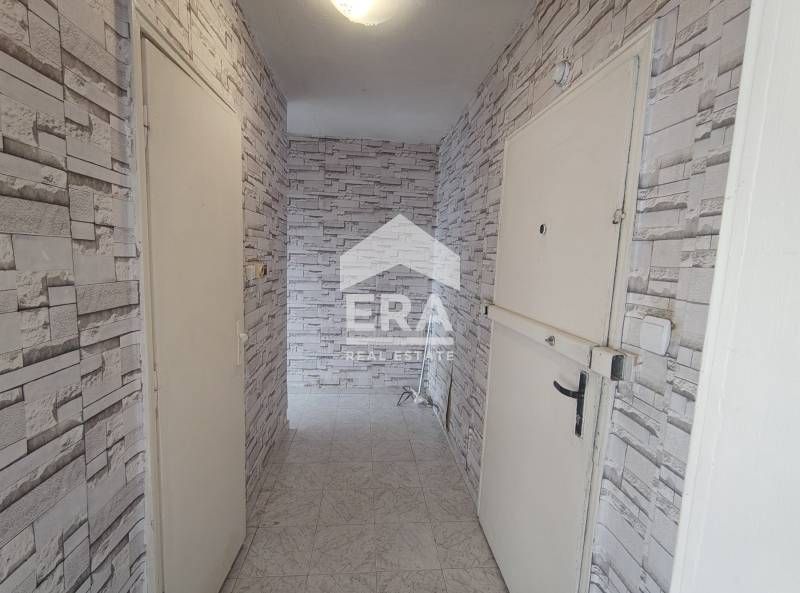 Ексклузивна източна гарсониера за продажба, в жк Младост, Варна, срещу