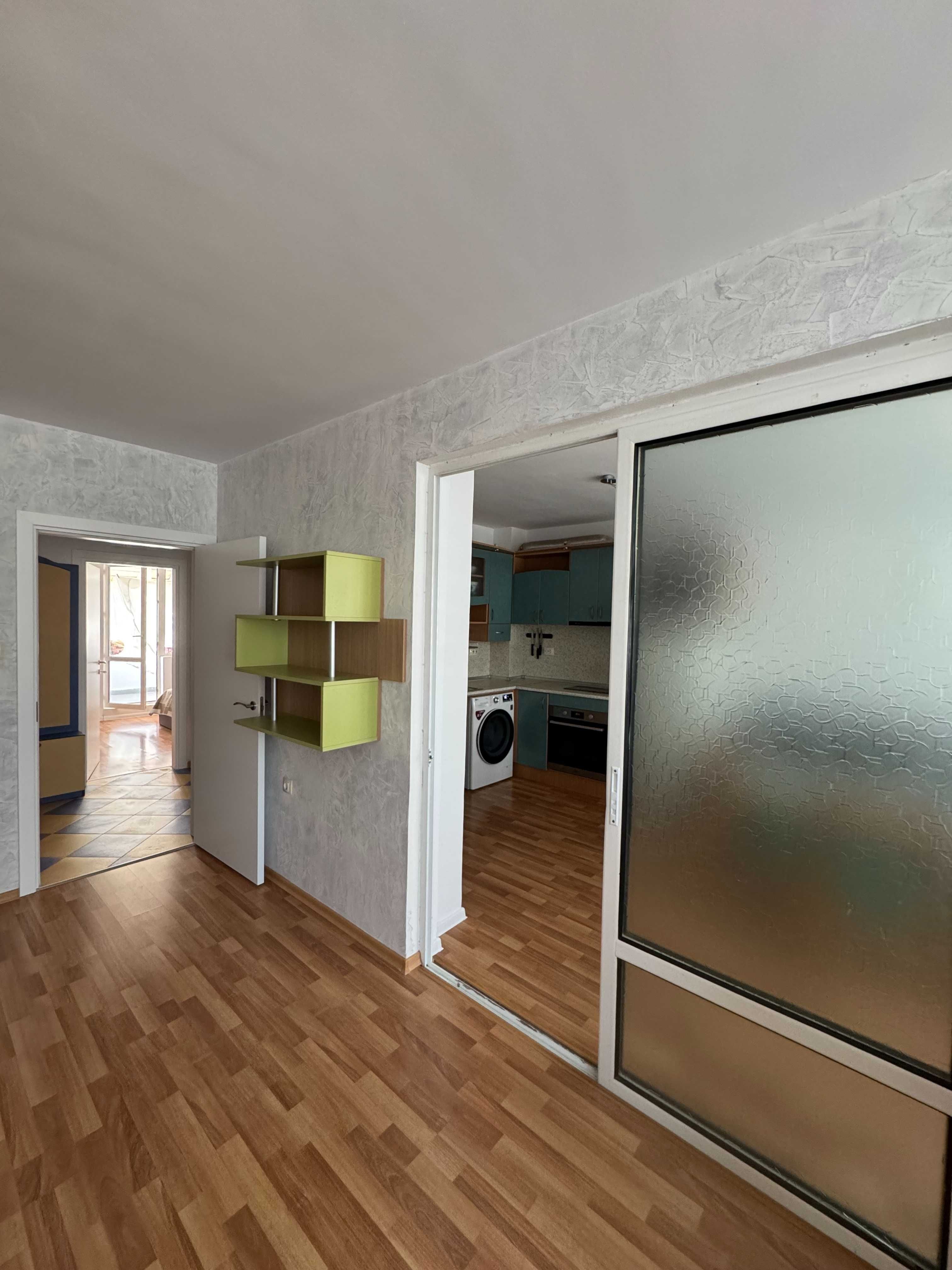 Продава се 3-стаен апартамент - 71 кв.м, кв. Възраждане, Бургас