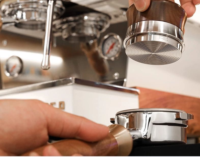MHW-3BOMBER Distribuitor și Nivelator Cafea Reglabil 53 mm T6091L4