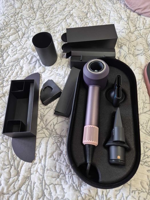 Dyson сешоар * Чисто нов, просто разопакован *