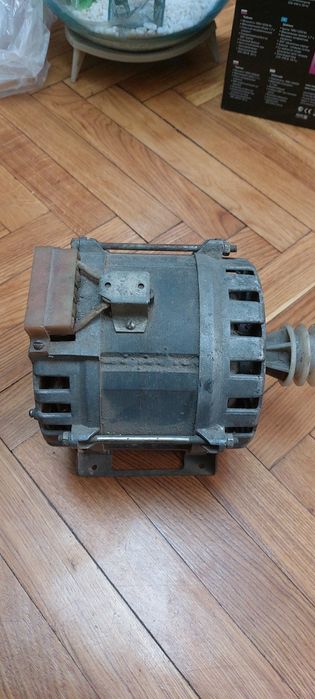 Продам мотор  220v-50hz 120/60w