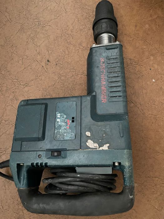 Ciocan demolator BOSCH GSH11E