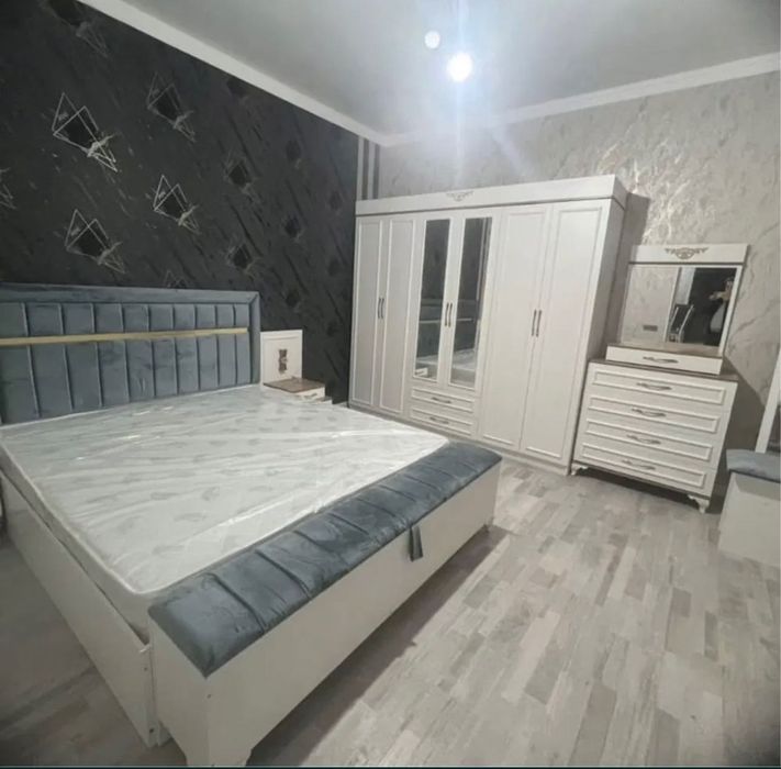 Спальный гарнитур Б/У