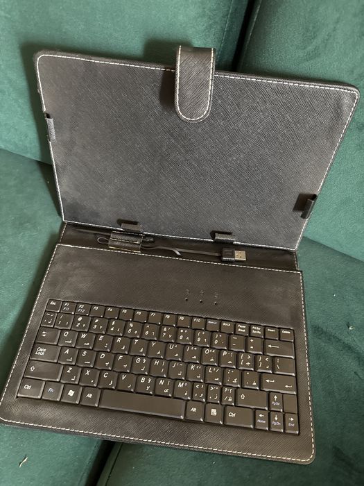 Клавиатура для планшета с чехлом
