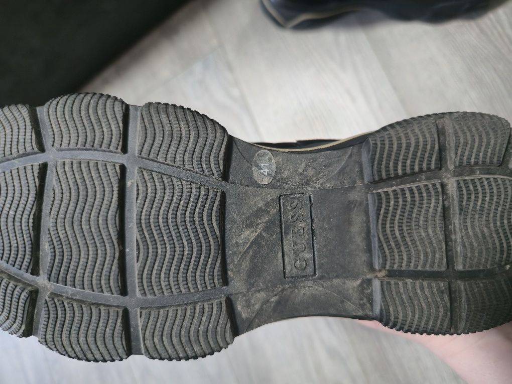 Guess обувки номер 41