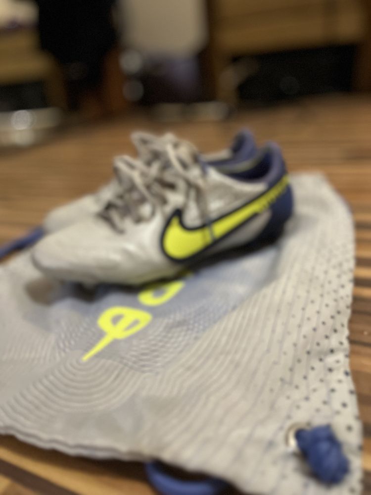 Бутонки Nike tiempo