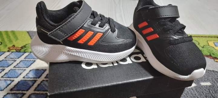 Adidași originali adidas noi.