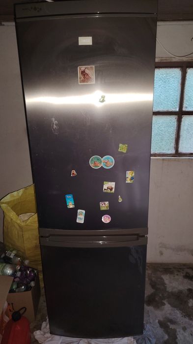 vand frigider Zanussi 500 lei
